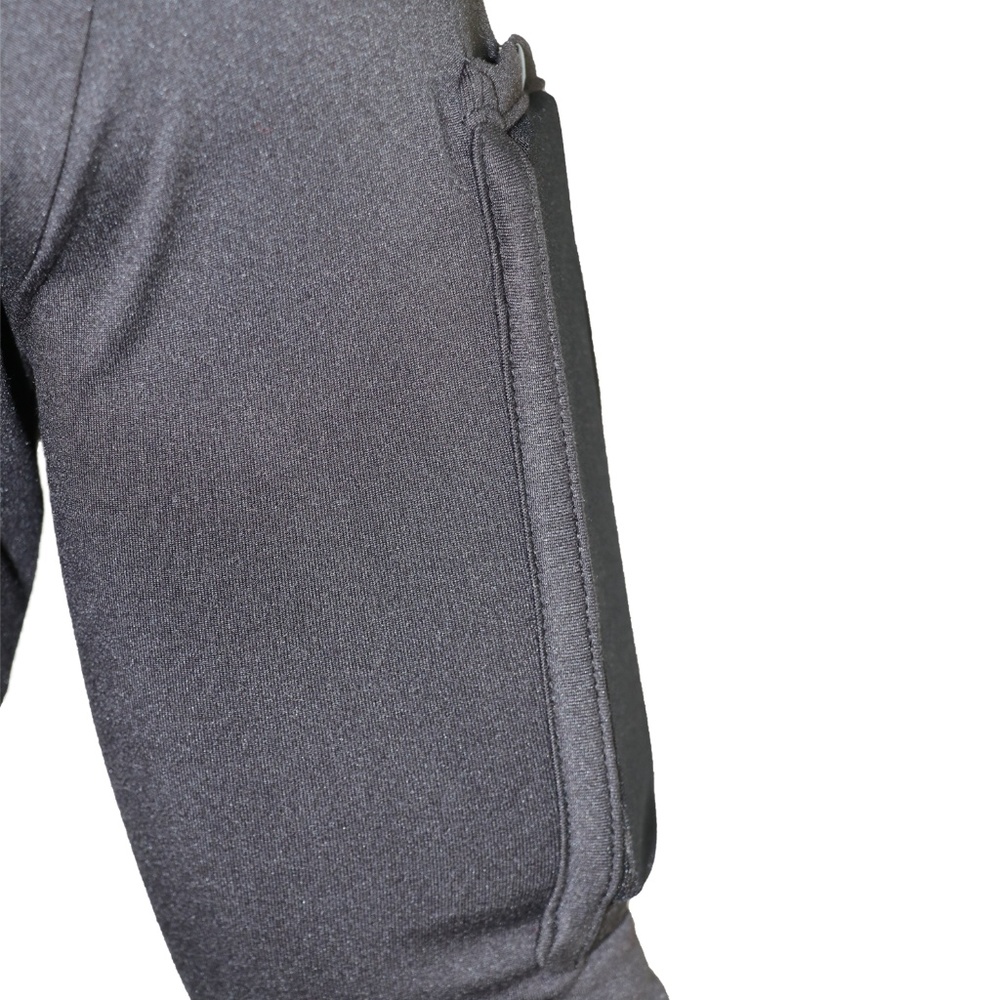 MEN’S SPORTS PHONE SHIRT THAT HOLDS YOUR PHONE NWT - Picture 6 of 8